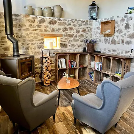 Moulin Des Comtes - Des Comtes Bed & Breakfast Viverols